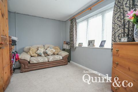 22 Willow Close, Canvey Island, SS8 9HQ