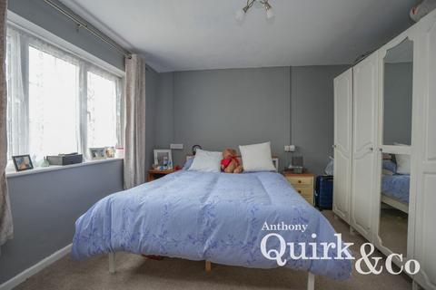 22 Willow Close, Canvey Island, SS8 9HQ