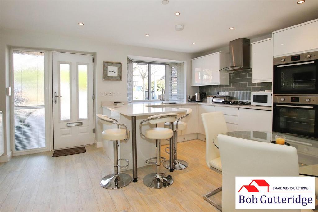 Open plan fitted kitchen/dining room