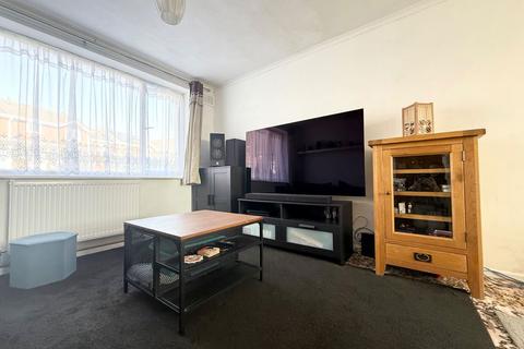 3 bedroom semi-detached house for sale, Fennel Road, Brierley Hill DY5
