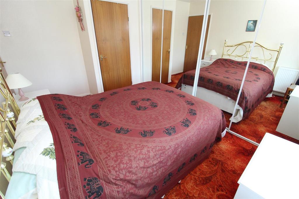 Bed1a.JPG