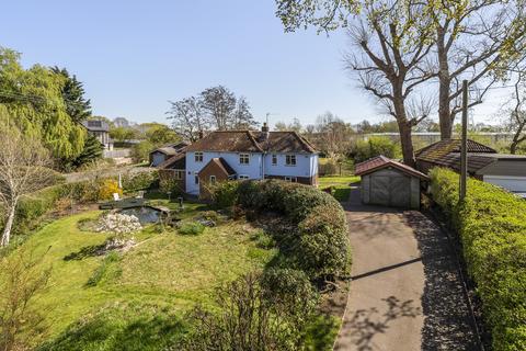 4 bedroom cottage for sale, Hook, Warsash, Southampton, Hampshire. SO31 9HH