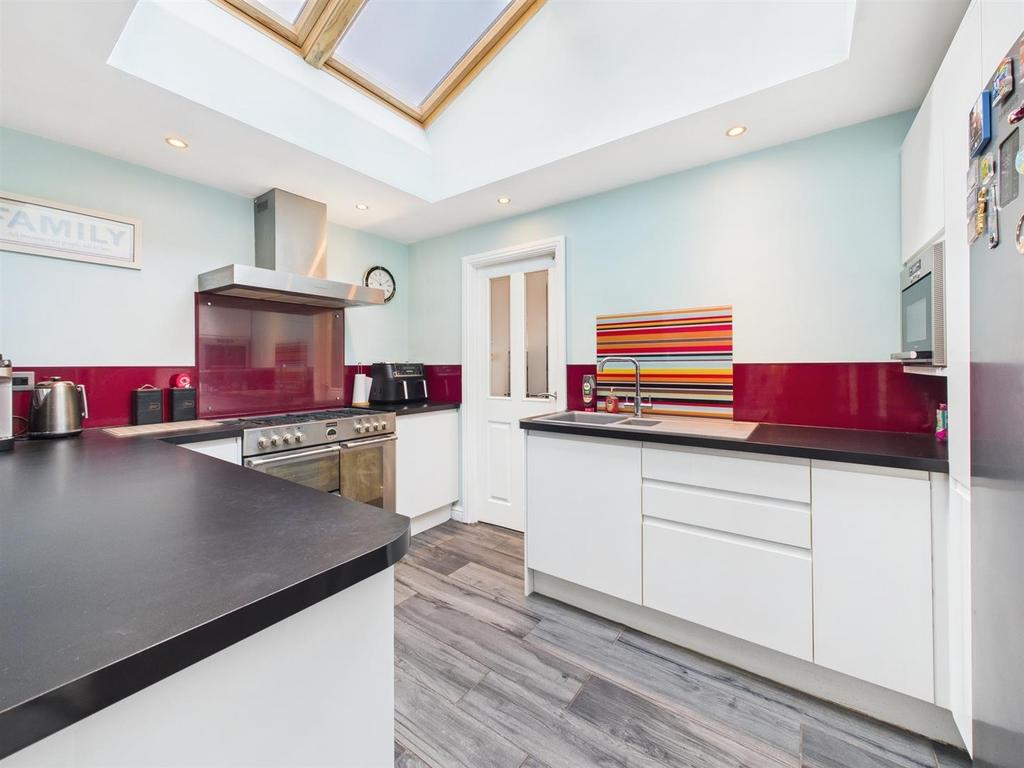 Kitchen: