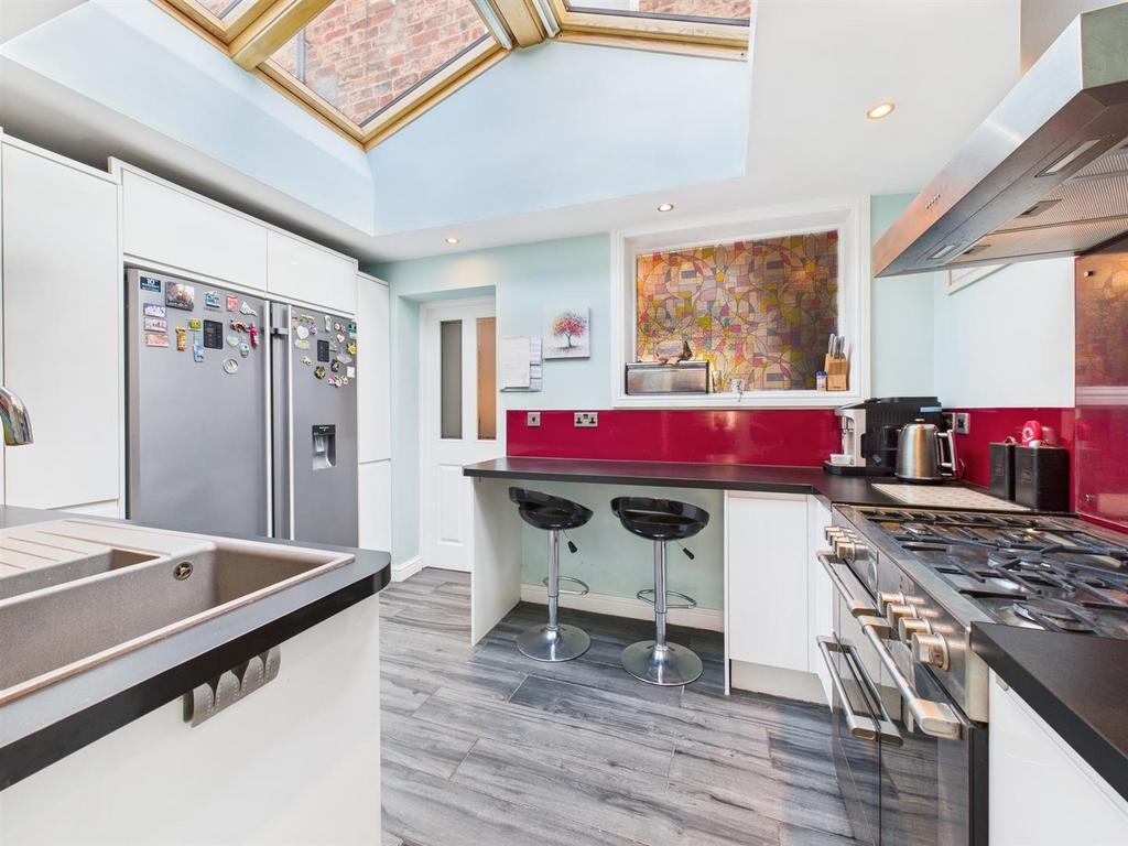 Kitchen: