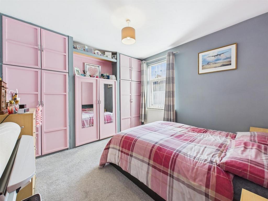 Bedroom: