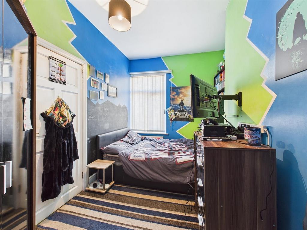Bedroom: