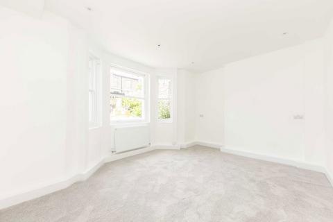 1 bedroom flat for sale, Devonport Road, London W12