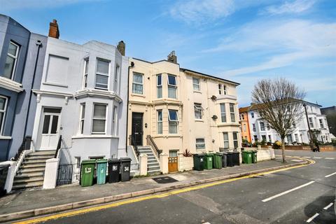Flat 2, 36 Ceylon Place, Eastbourne, BN21 3JF