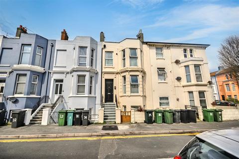 Flat 2, 36 Ceylon Place, Eastbourne, BN21 3JF