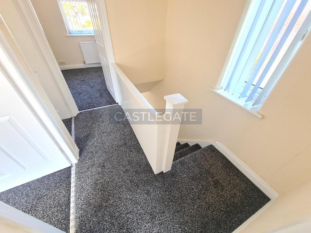 9 York Avenue, Fartown, Huddersfield, HD2 2 QX (7)