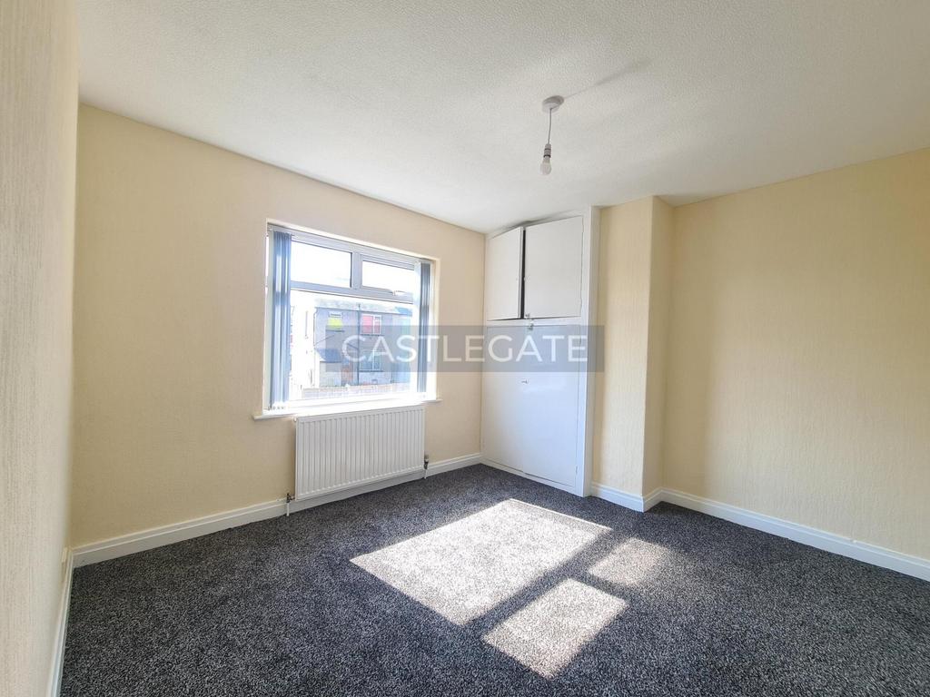 9 York Avenue, Fartown, Huddersfield, HD2 2 QX (8)