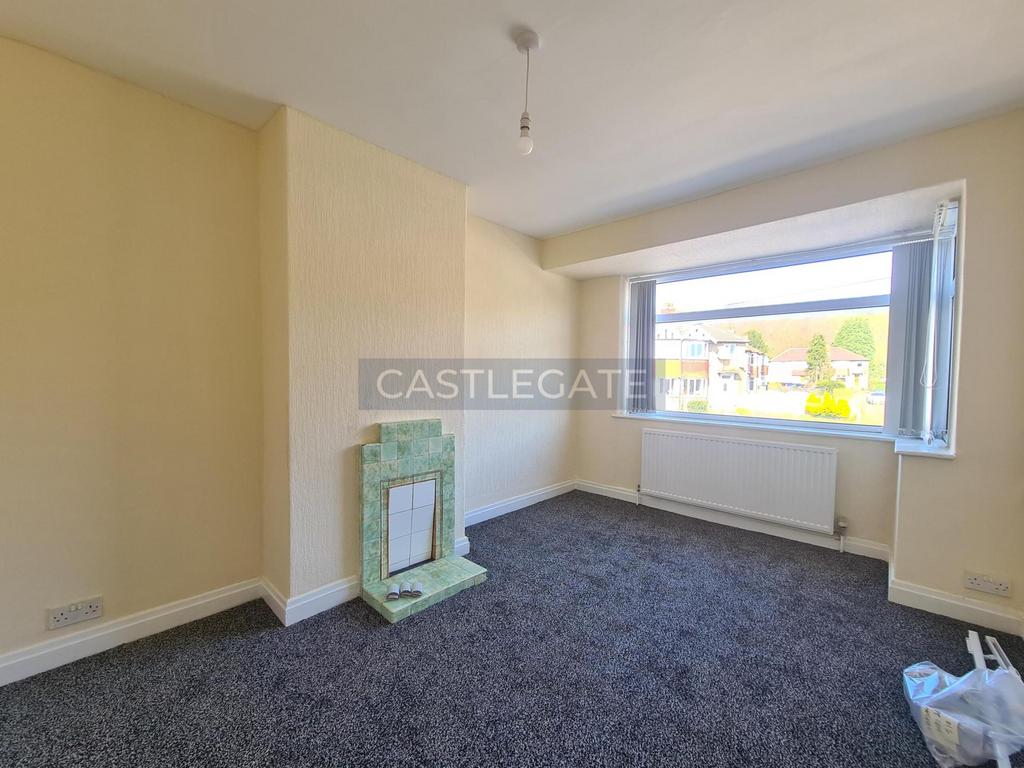 9 York Avenue, Fartown, Huddersfield, HD2 2 QX (9)
