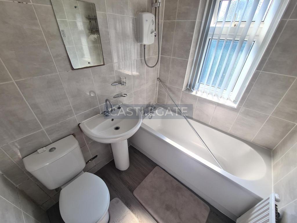 9 York Avenue, Fartown, Huddersfield, HD2 2 QX (11)