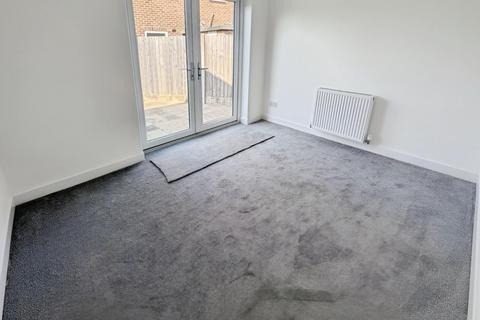 3 bedroom house to rent, Elms Close, Solihull B91 2ND