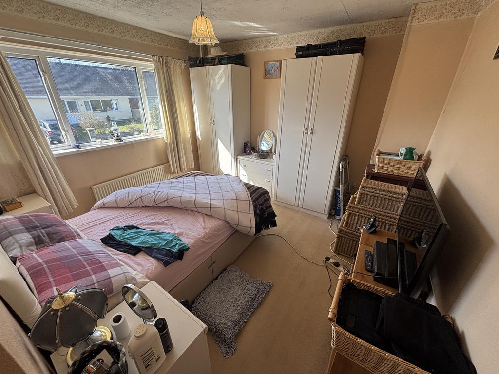 Rear bedroom 2