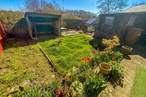 2 bedroom semi-detached house for sale, Farnham Close, Woodham