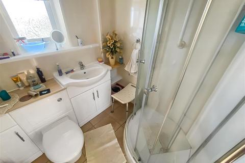 2 bedroom semi-detached house for sale, Farnham Close, Woodham