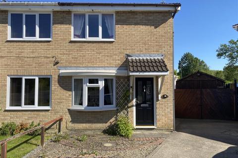 2 bedroom semi-detached house for sale, Farnham Close, Woodham