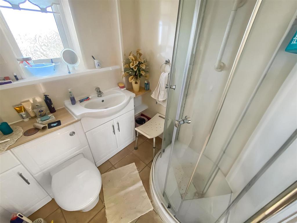 Shower Room.jpg
