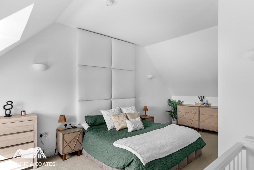 Maytree Crescent 22.jpg