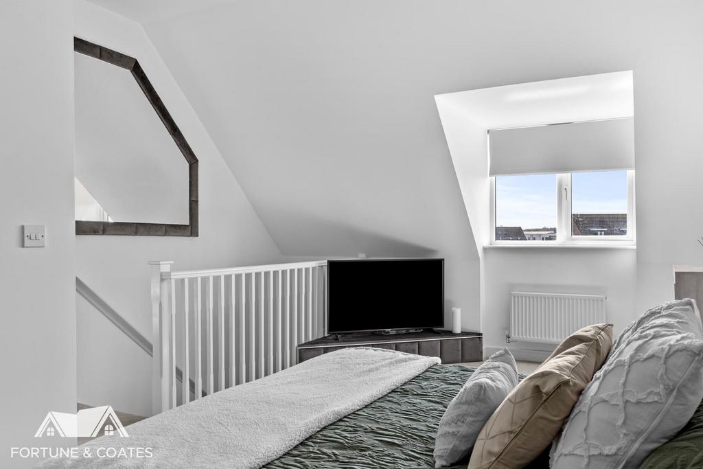 Maytree Crescent 26.jpg