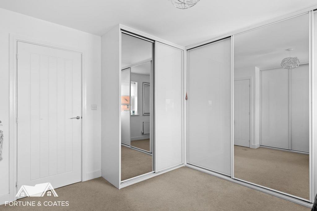 Maytree Crescent 16.jpg