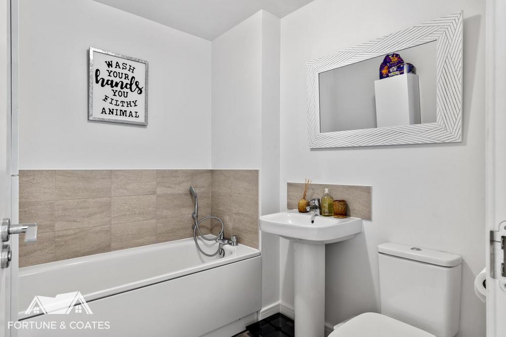 Maytree Crescent 18.jpg