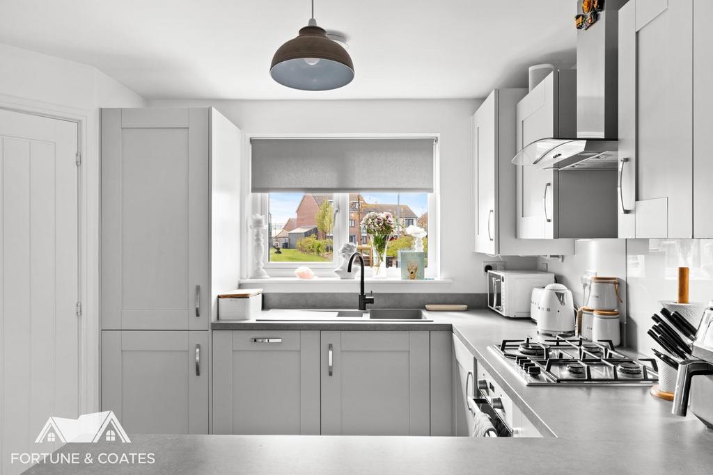 Maytree Crescent 11.jpg