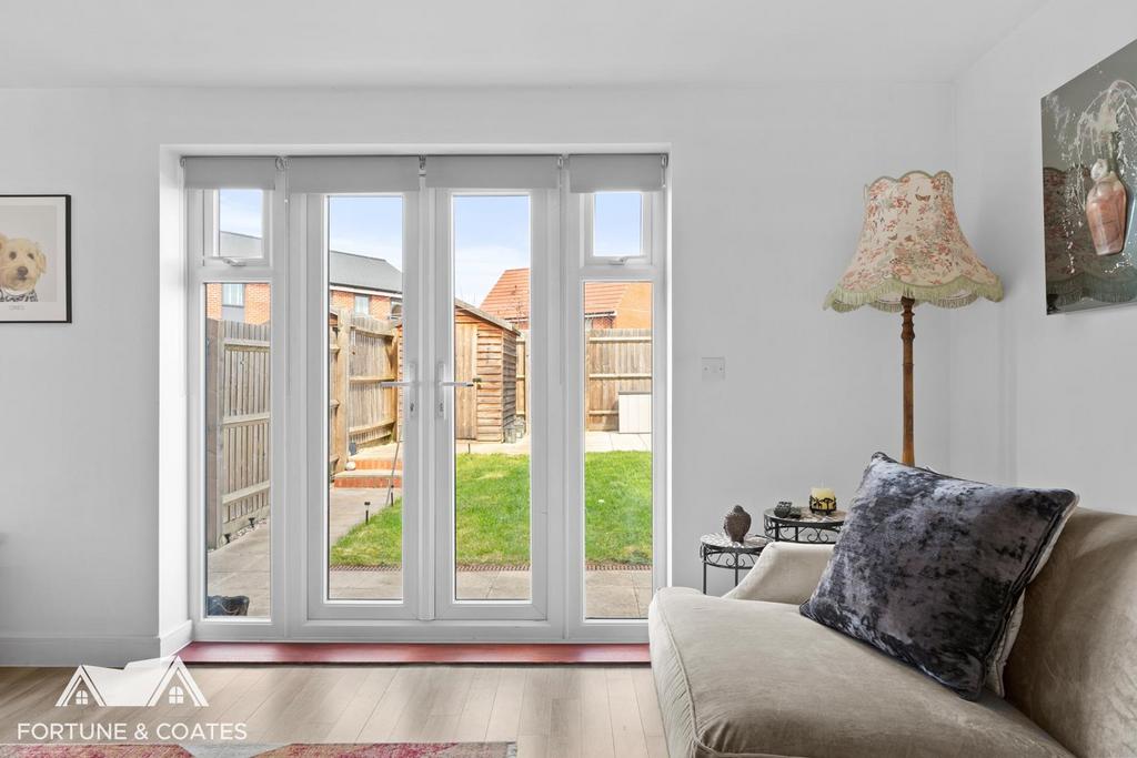 Maytree Crescent 9.jpg