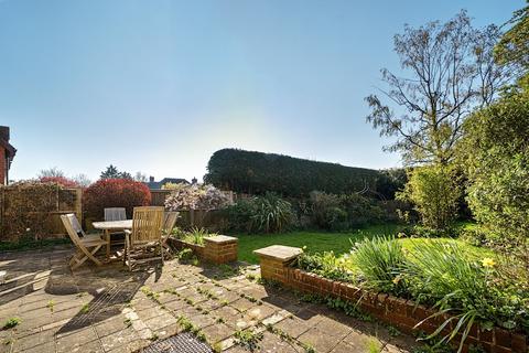 50 Carters Way, Wisborough Green, Billingshurst, RH14 0BY