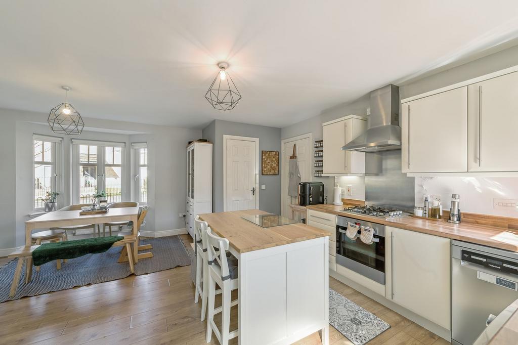 Kitchen / Dining Room