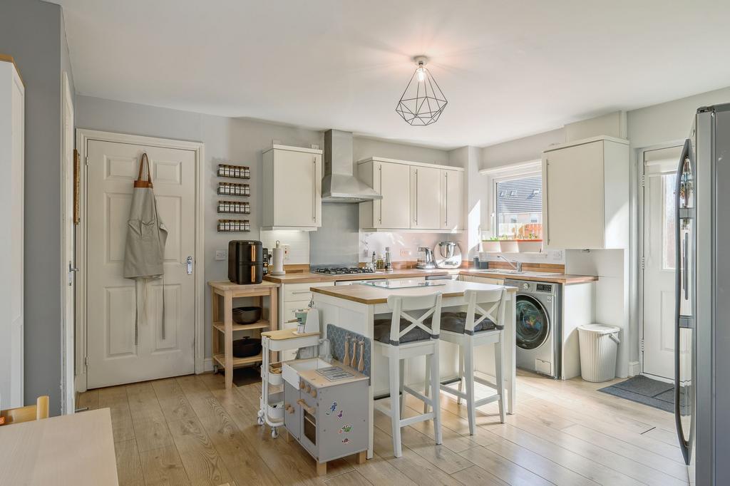 Kitchen / Dining Room