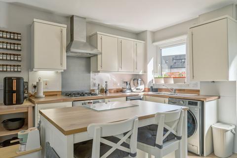 2 Brown Crescent, Bathgate, EH48 2XF