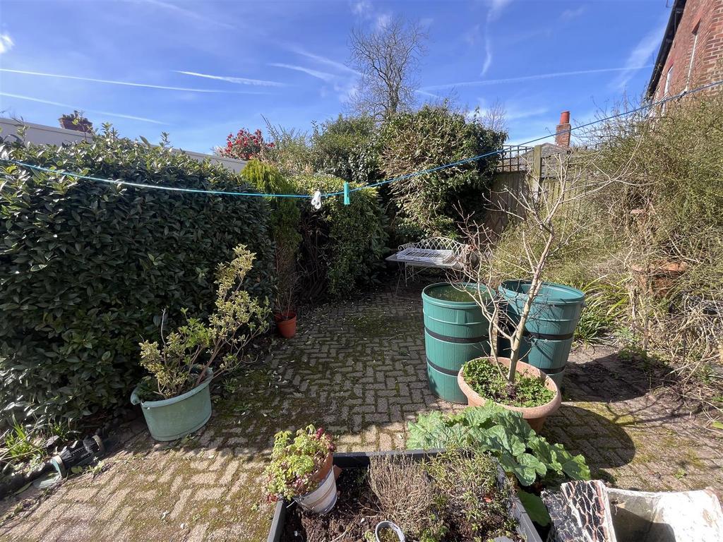 Gardens Aspect 3