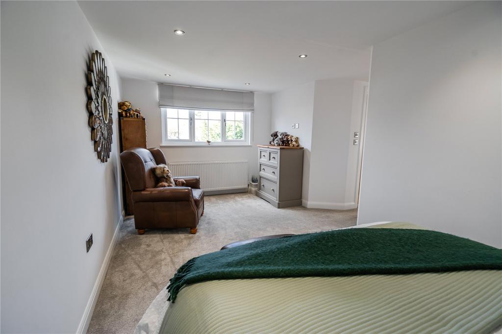 Bedroom 2 (2)