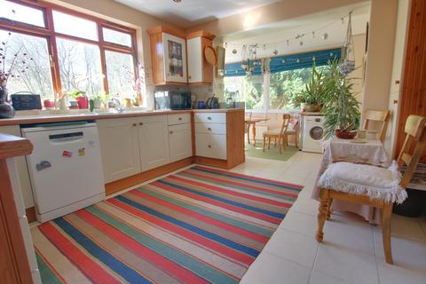 19 Highfield Crescent, Southampton, SO17 1SG