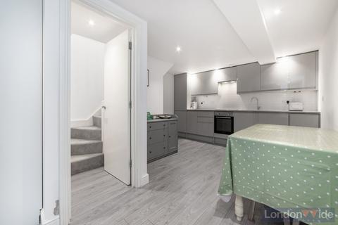 2 bedroom apartment to rent, Crossford Street, London, SW9