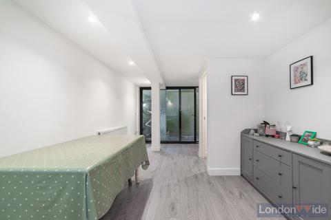 2 bedroom apartment to rent, Crossford Street, London, SW9