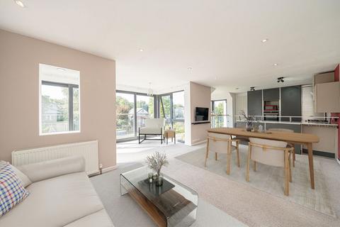 8 Riverside, Sunbury-on-thames, TW16 5PW