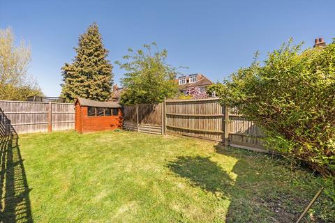 3 bedroom flat for sale, Fieldview, London SW18