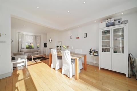 3 Tolverne Road, London, SW20 8RA