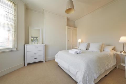3 Tolverne Road, London, SW20 8RA