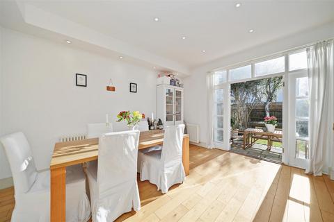 3 Tolverne Road, London, SW20 8RA