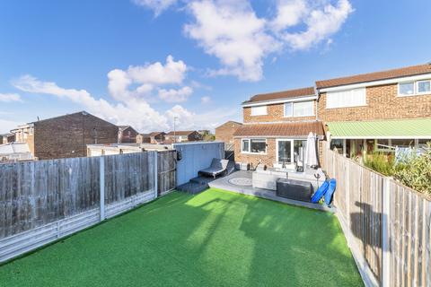 3 bedroom end of terrace house for sale, Swinburne Close, Royston SG8
