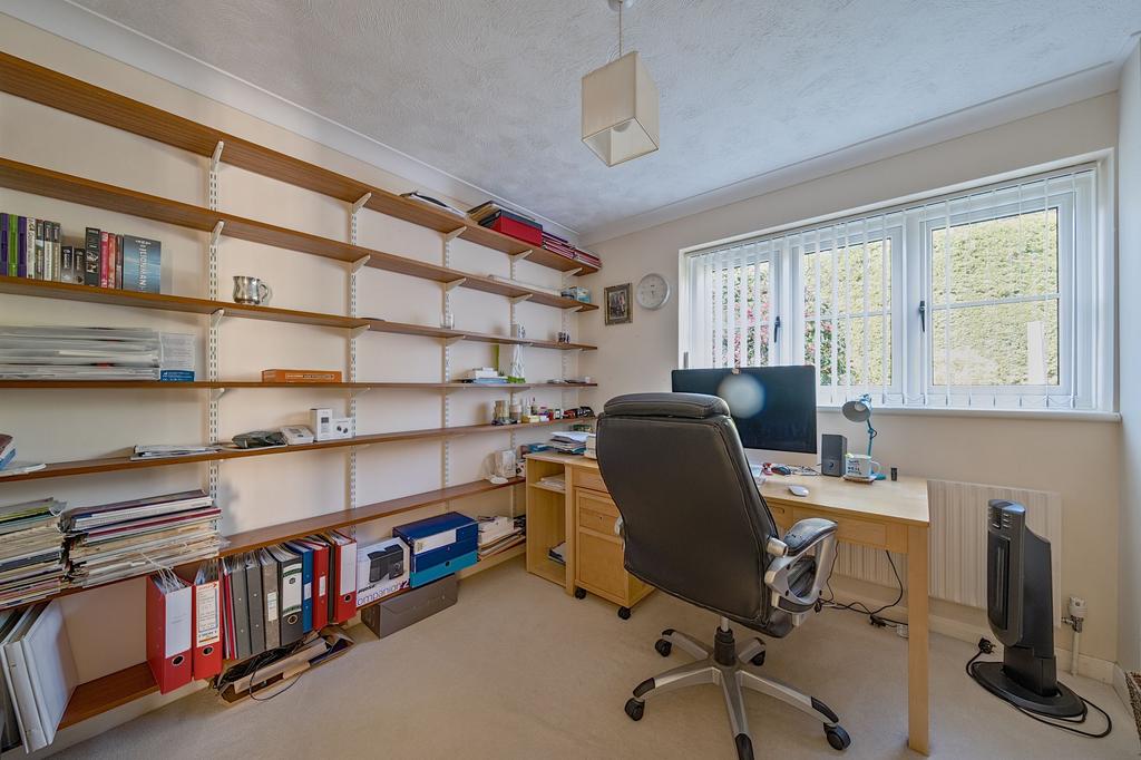 Office / Bedroom 4