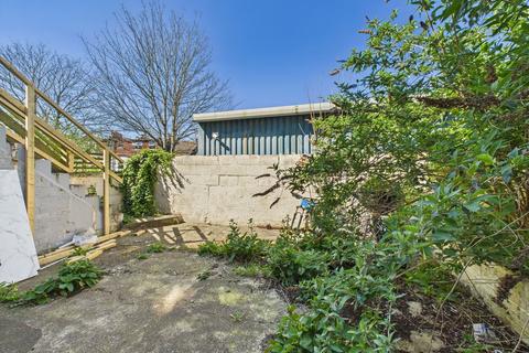 2 bedroom flat for sale, Finsbury Road, Brighton, BN2 9UU