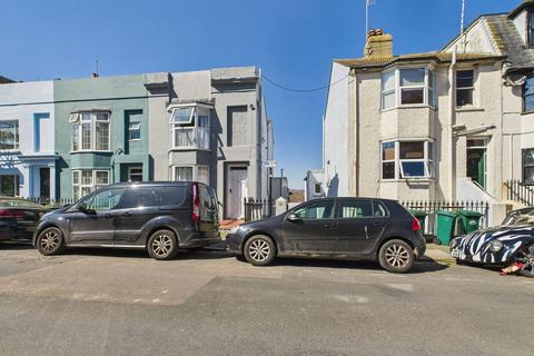 2 bedroom flat for sale, Finsbury Road, Brighton, BN2 9UU