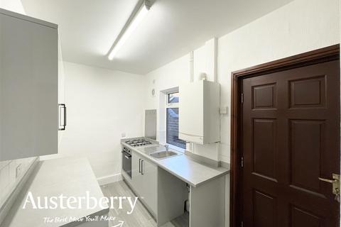 2 bedroom terraced house to rent, Victoria Street, Stoke-On-Trent ST4