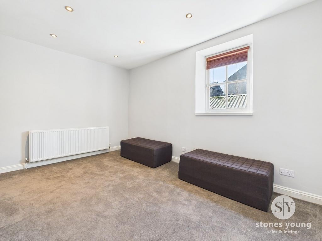 Landing/Bedroom 4