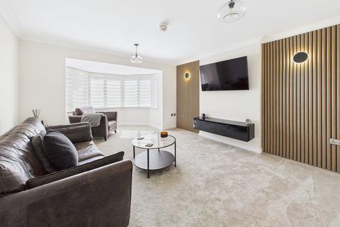 4 bedroom detached house for sale, De Buseli Close, Nottingham NG4